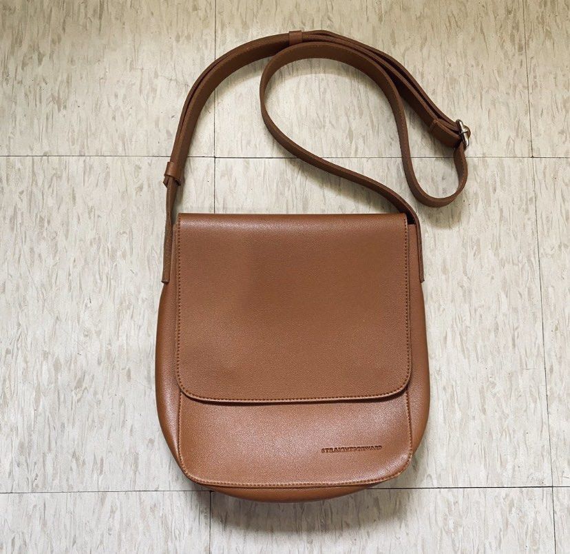 Straightforward DVL Suhula Sling Bag Tan (Category: Shoulder Bags) located in Muntinlupa City. Submitted by declutterbuster (Listing ID 1342324646, Image 1). Description: Brand New Good Condition Color: Tan Like new No issue Payment first thru gcash .