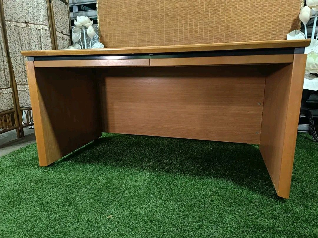 Study table (Category: Tables & Sets) located in Quezon City. Submitted by matetdevis13 (Listing ID 1342216099, Image 3). Description: 😍 SUPER SOLID!!! BIG OFFICE TABLE!!! 😍 Solid wood Office / Study Table w/ Drawers Heavy, Heavy-duty Price : 6000 Big!!! 55L x 28W x 29H inches In VERY good condition Code HOMEBOSS 896.