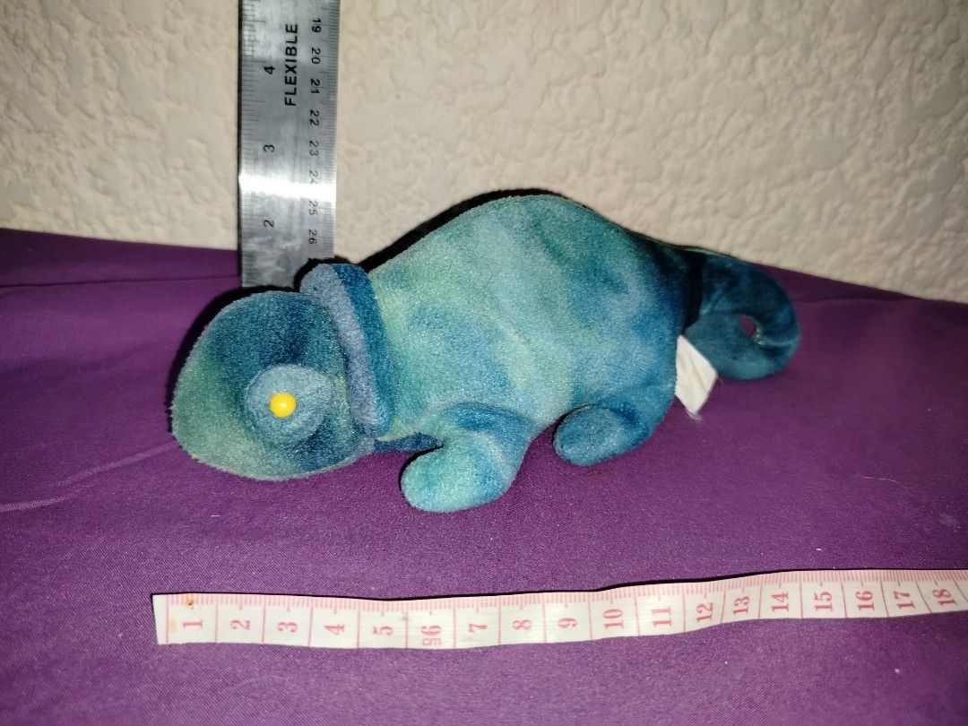 Ty rainbow chameleon (Category: Plushies & Soft Toys) located in Rizal. Submitted by pms002 (Listing ID 1342173217, Image 1). Description: .