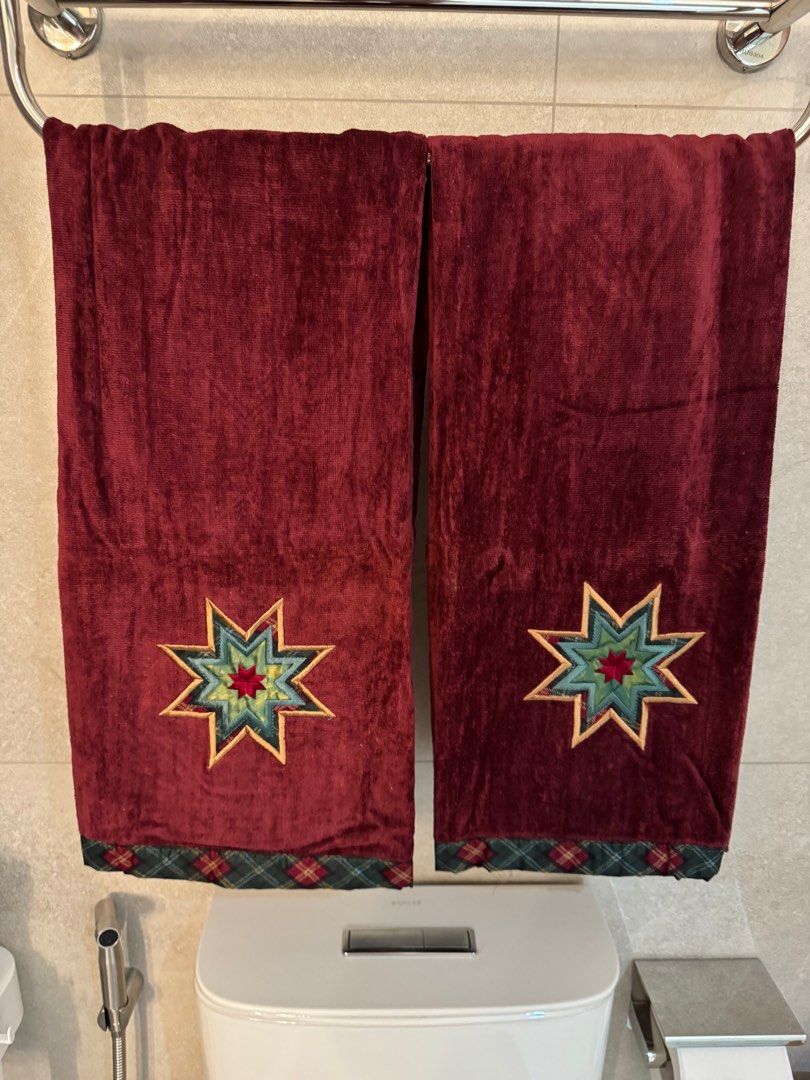 Xmas Bath and hand towels (Category: Towels, Napkins & Holders) located in Quezon City. Submitted by tinylee60 (Listing ID 1342270618, Image 3). Description: Christmas bath towels 800/pc hand towels 500/pc Finger tip towel 350/pc Rfs- too many towels For faster transaction Text 09177921088 .