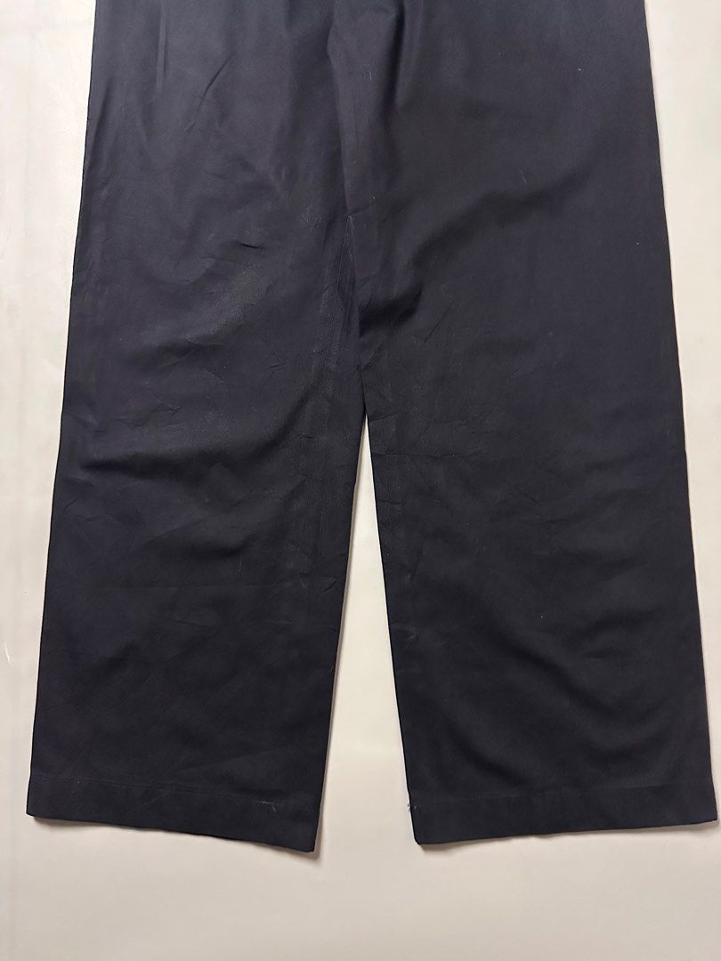 Y's yohji yamamoto navy cotton straight pants (Category: Chinos) located in Manila. Submitted by cashincash0ut (Listing ID 1342302925, Image 3). Description: No pockets front/back Waist - 27” Inseam - 29.5” Leg opening - 9” Thigh - 13”.