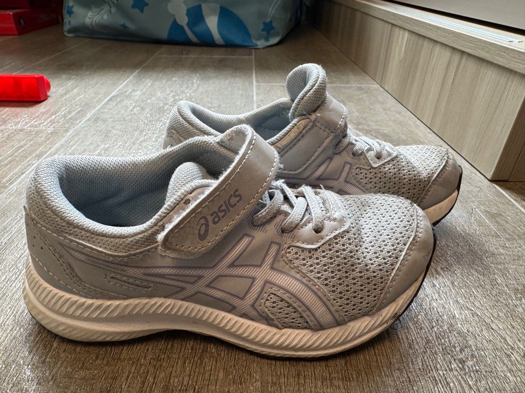 新品　asics スニーカー　18.5cm 新品 familiar × asics スニーカー 18.5cm