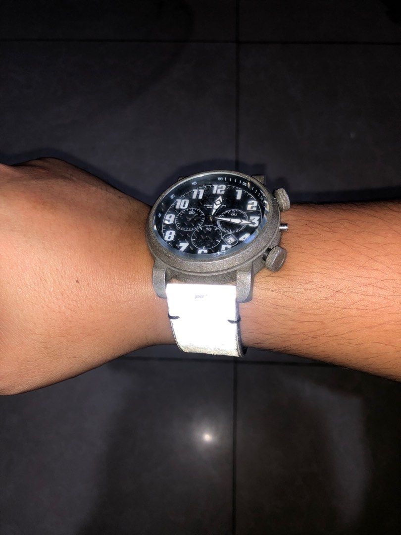 Authentic Invicta Big Pilot’s Watch (Category: Men's Watches) located in Manila. Submitted by bartt1 (Listing ID 1342413872, Image 1). Description: Authentic❕ Model number: 23092 •Japanese; Quartz movement, Caliber: VD53 •Chronograph and date Complication •52mm Case in Matte Stainless Steel •Dial material: Metal & Carbon Fiber •Water Resistant up to 100m Sold as is, just needs battery and crown replacement. Rfs: The watch is too big for my wrist,