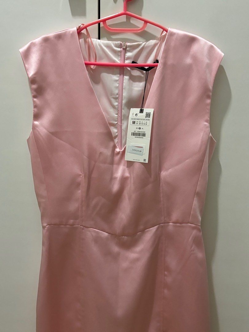 Bnew Zara Pink Dress (Category: Dresses) located in Las Pinas. Submitted by preloved_ven (Listing ID 1342367877, Image 2). Description: - brand new with tag no issues very steal price Medium on tag.