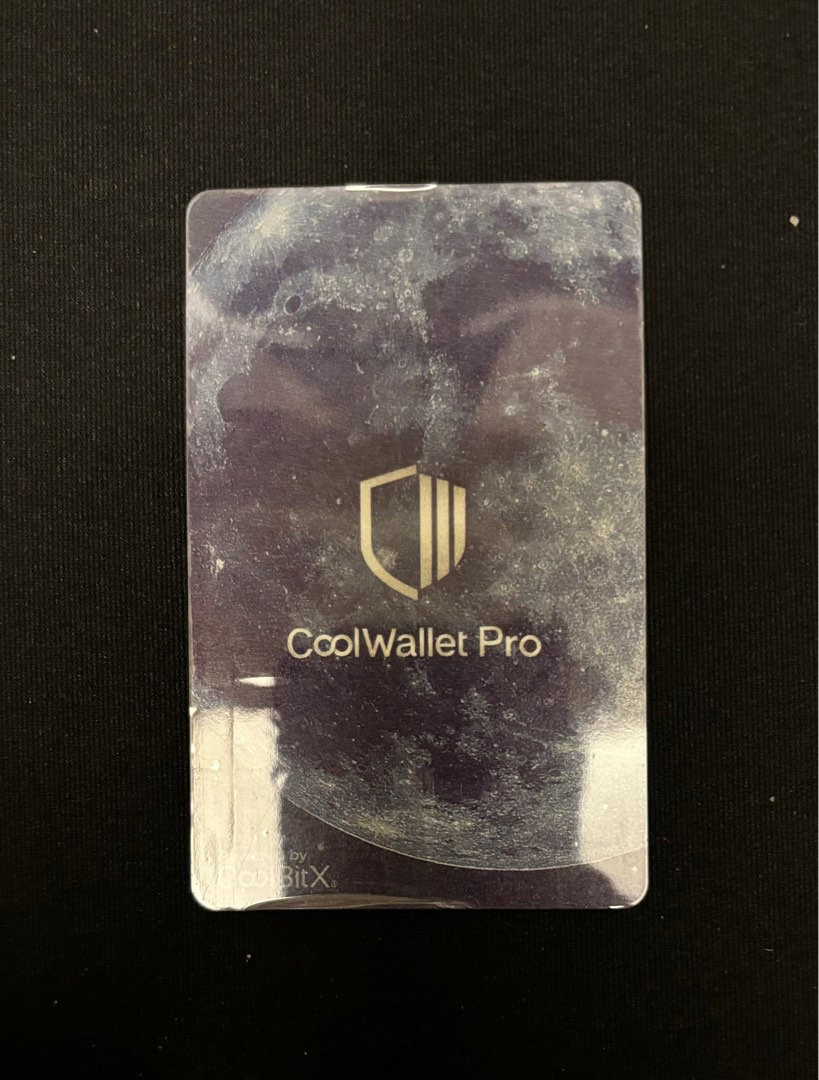 CoolWallet Pro冷錢包#蛇年行大運, 手機及配件, 電子周邊配件及產品, 其他電子周邊配件及產品在旋轉拍賣