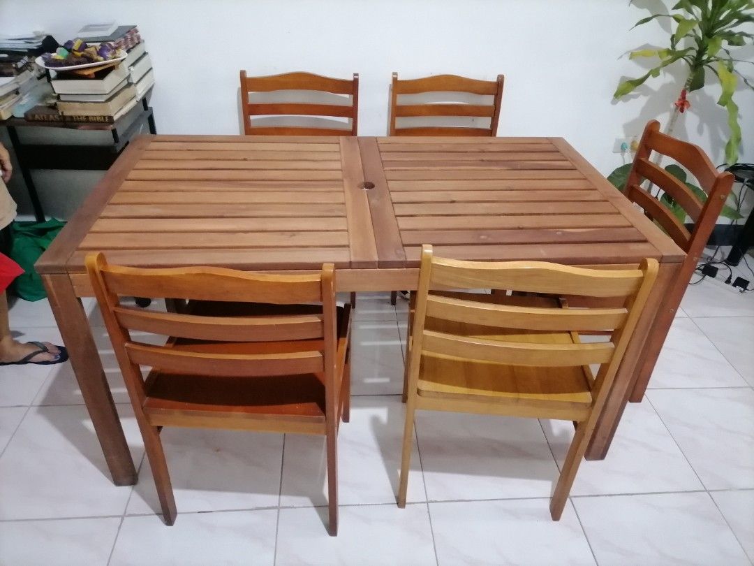 Dining table set (Category: Tables & Sets) located in Quezon City. Submitted by kc_luxxeshop (Listing ID 1342371962, Image 1). Description: IKEA ung table.. And adjustable sya.. Pwede sya pa lakihan.. 141 cm length 79 width 72 height.