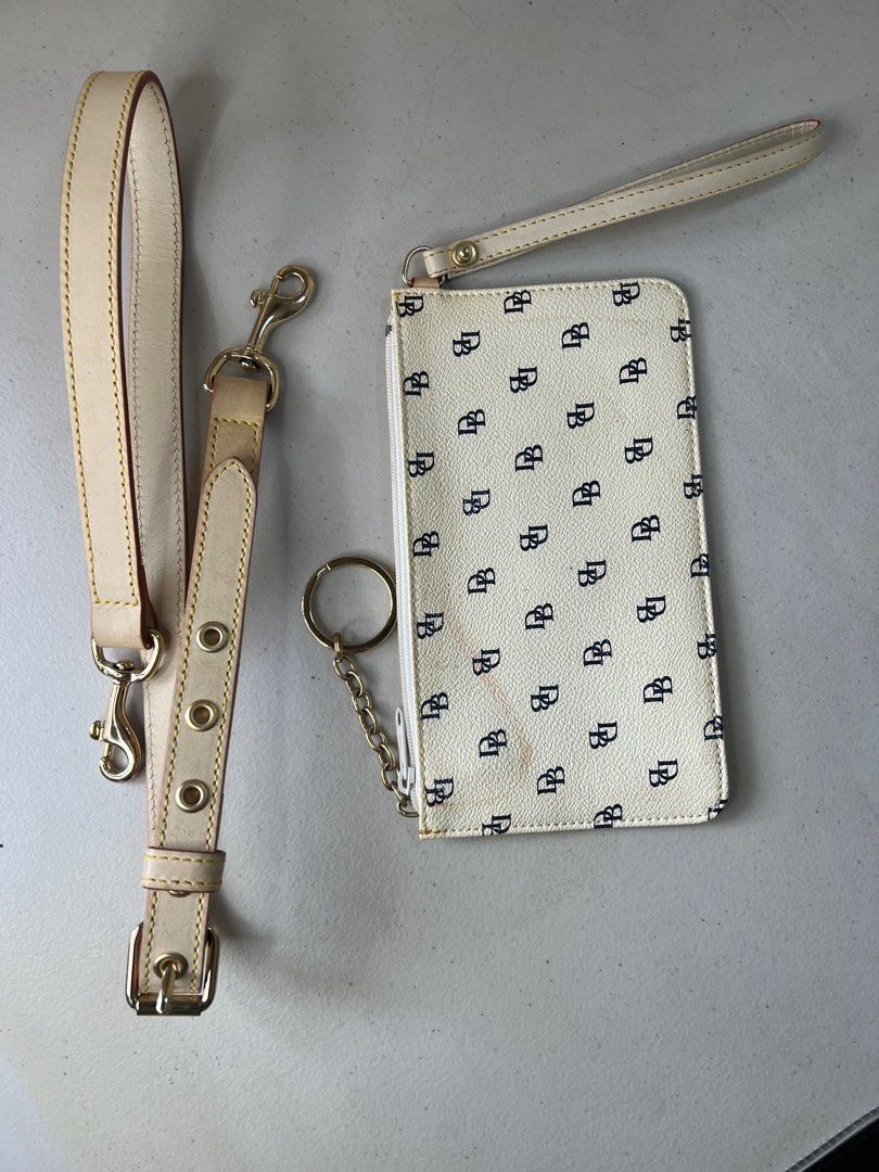 Dooney & Bourke Dome Satchel Bag (Category: Luxury Bags & Wallets) located in Muntinlupa City. Submitted by jbjb08 (Listing ID 1342433279, Image 2). Description: Signs of usage. Negotiable ✨ Pm me for more pics and inquiries 🔸Pay as you order, NO reservation MOP: Gcash ONLY MOD: Lalamove,Grab, J&T or Lbc (shouldered by buyer) .