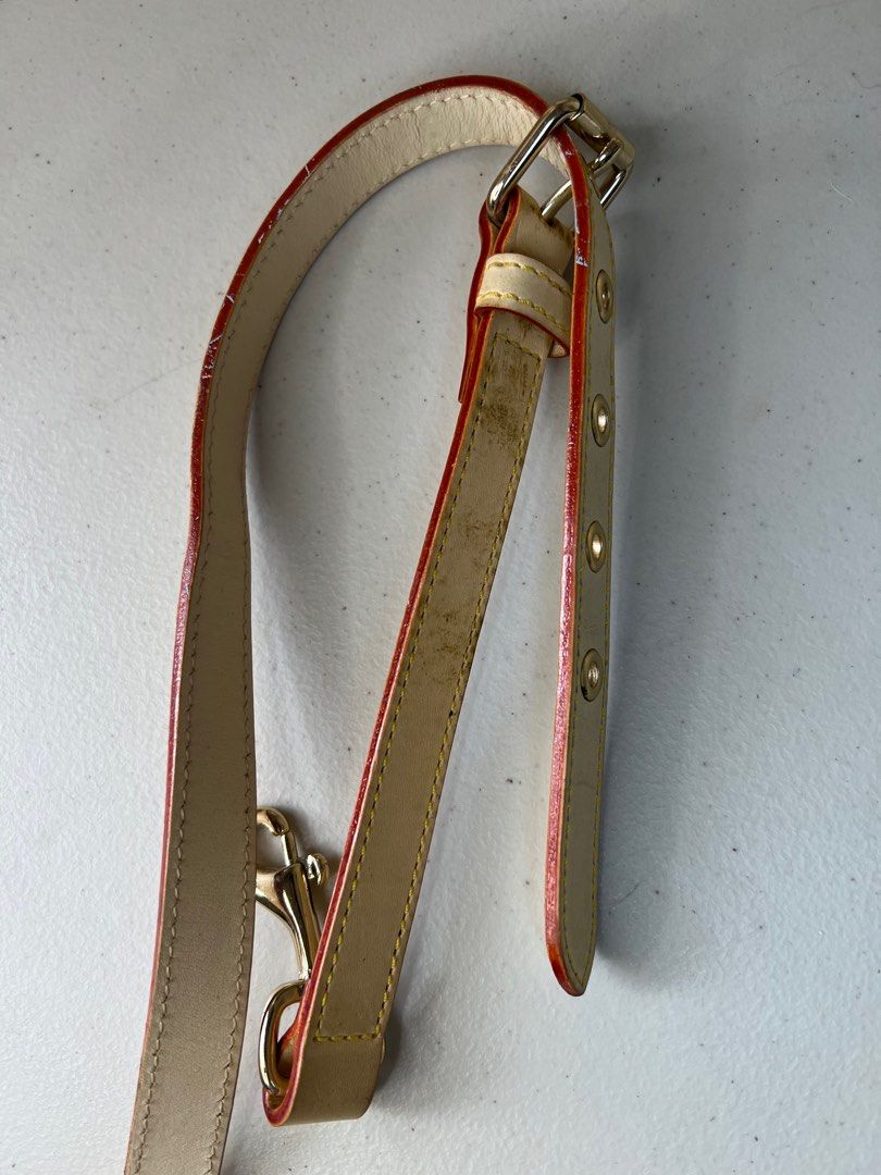 Dooney & Bourke Dome Satchel Bag (Category: Luxury Bags & Wallets) located in Muntinlupa City. Submitted by jbjb08 (Listing ID 1342433279, Image 3). Description: Signs of usage. Negotiable ✨ Pm me for more pics and inquiries 🔸Pay as you order, NO reservation MOP: Gcash ONLY MOD: Lalamove,Grab, J&T or Lbc (shouldered by buyer) .