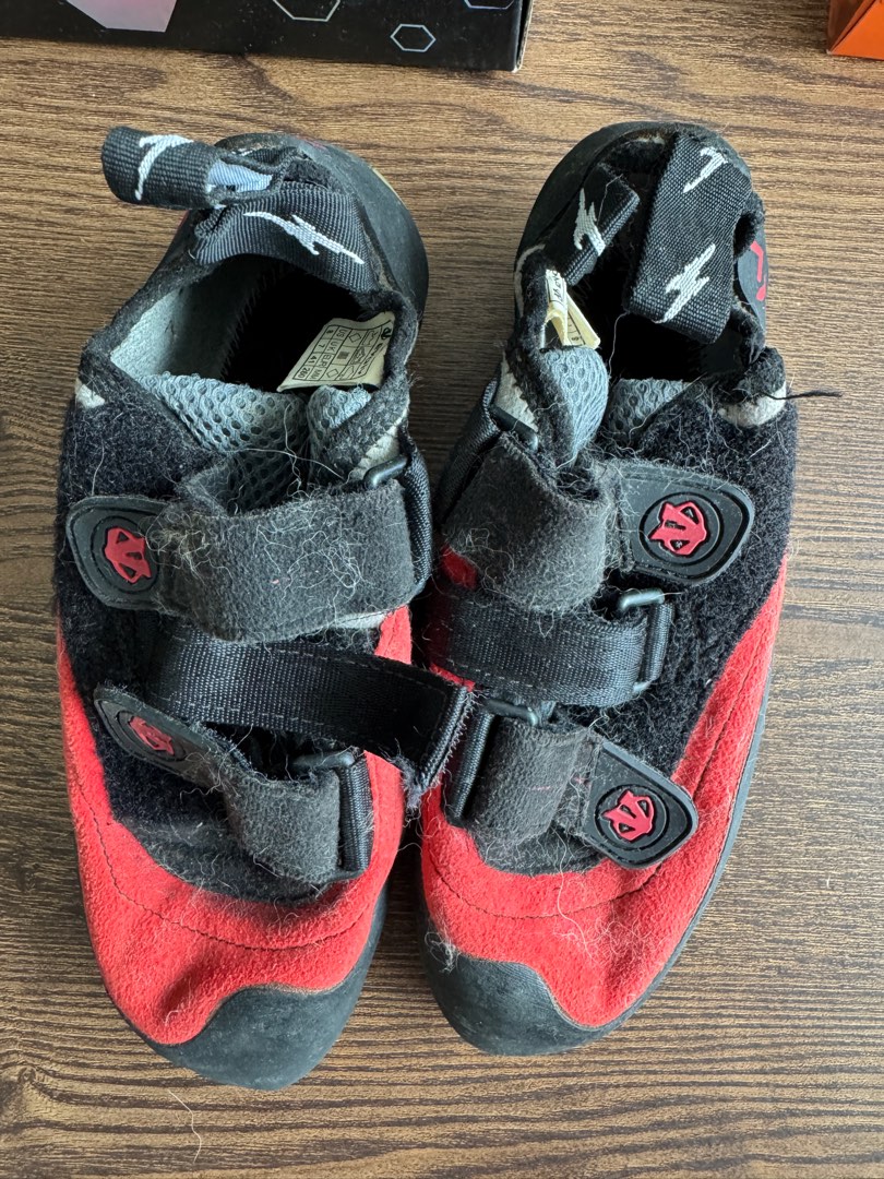 Evolv Men s Bandit SC Climbing Shoe Sports Equipment Hiking Camping on Carousell