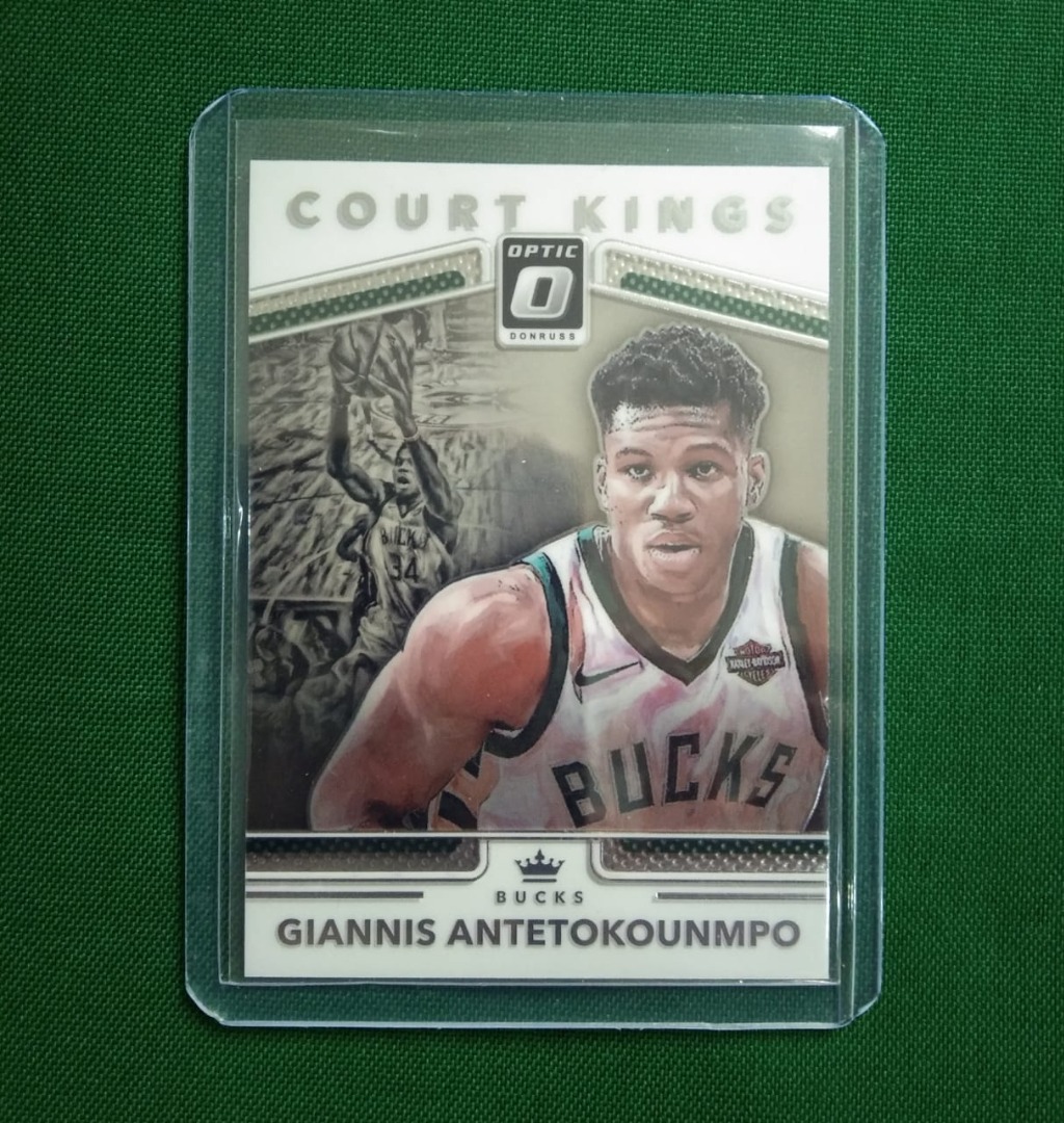 Giannis Antetokounmpo Court Kings 2017 18 Optic #3 with FREE Toploader