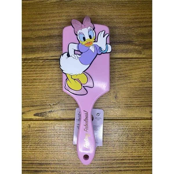 Hair brush Daisy Duck (Category: Hair Accessories) located in Quezon City. Submitted by fashionifywardrobe8899 (Listing ID 1342409219, Image 1). Description: .