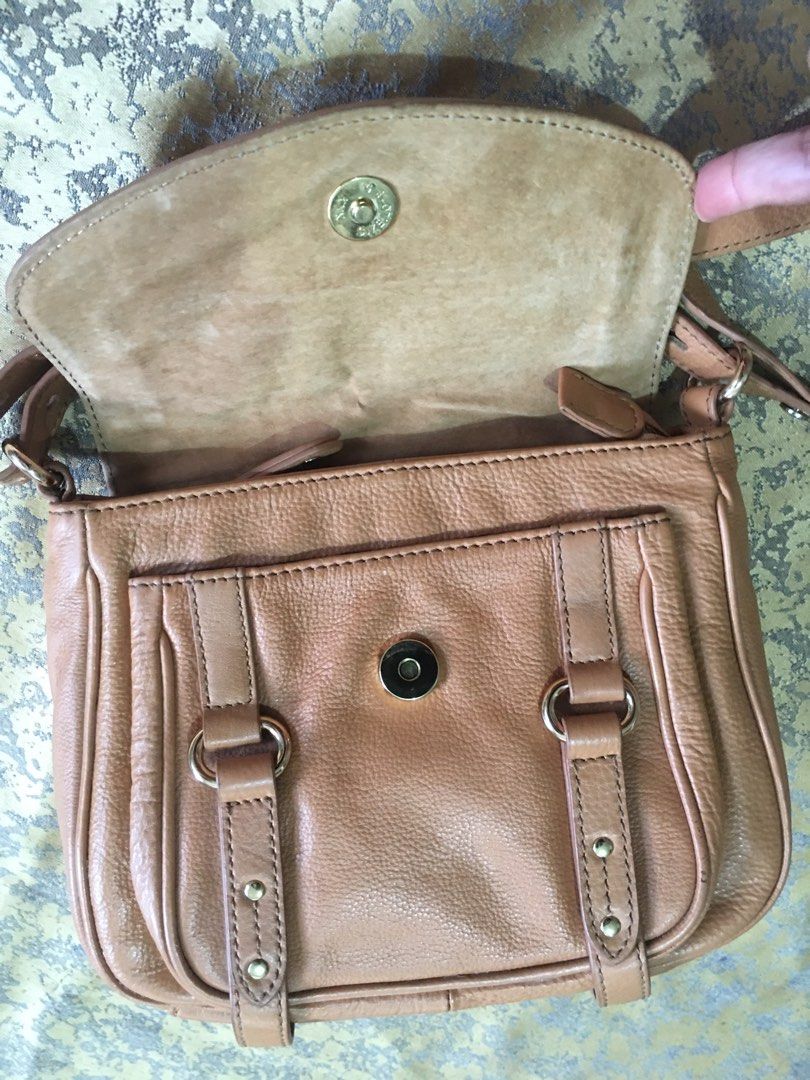 hiroshima (Category: Luxury Bags & Wallets) located in Mexico. Submitted by needtoletgo87 (Listing ID 1342339288, Image 3). Description: .