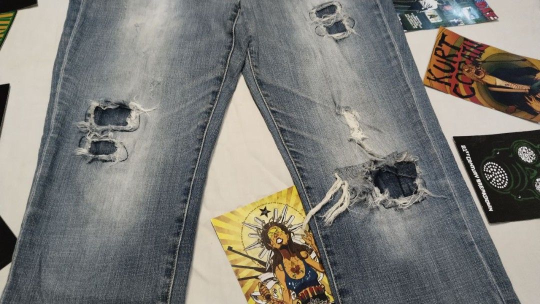 Jeans cubus riped, Fesyen Pria, Pakaian Bawahan di Carousell