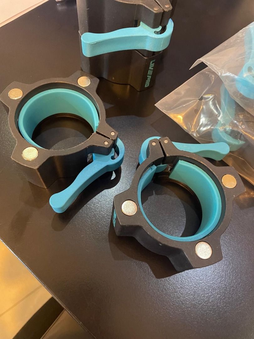 Livepro Quicklock Collars (Category: Other Sports Equipment and Supplies) located in Singapore. Submitted by trilogic_fitness (Listing ID 1342397431, Image 1). Description: Size: 50mm diameter. Material: Nylon & TPR. Weight: 123g X 2pcs.