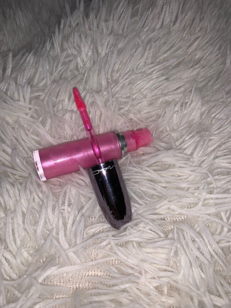 Mac lipgloss (Category: Makeup) located in Valenzuela. Submitted by jamcolecciones (Listing ID 1342472004, Image 1). Description: 2x ko lang nagamit. .