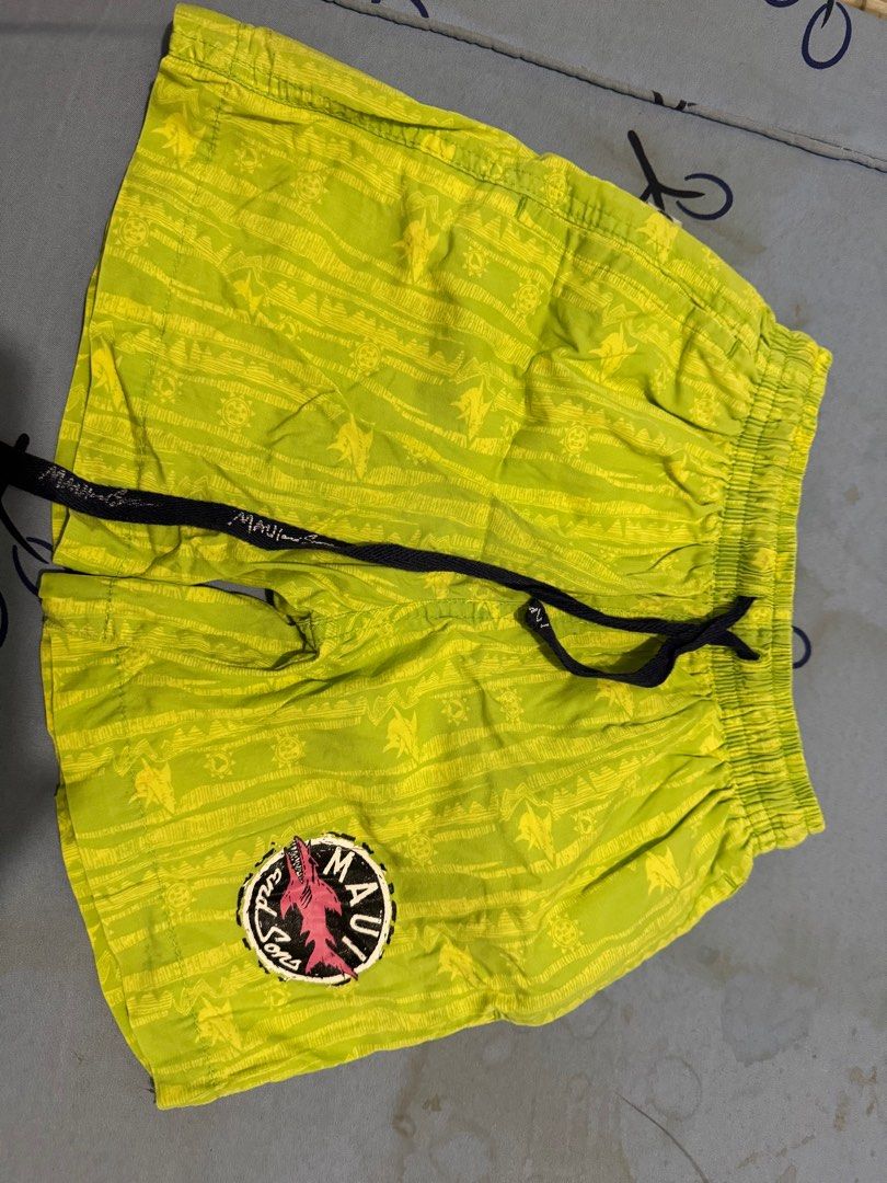 Maui shorts for 4 y/o (Category: Babies & Kids Fashion) located in Quezon City. Submitted by rin.potato (Listing ID 1342351408, Image 1). Description: Maui shorts size 4 on tag. No visible damages maybe except for the logo. Waist 9inches not stretched. Hips 14 inches. Length 12 inches. .
