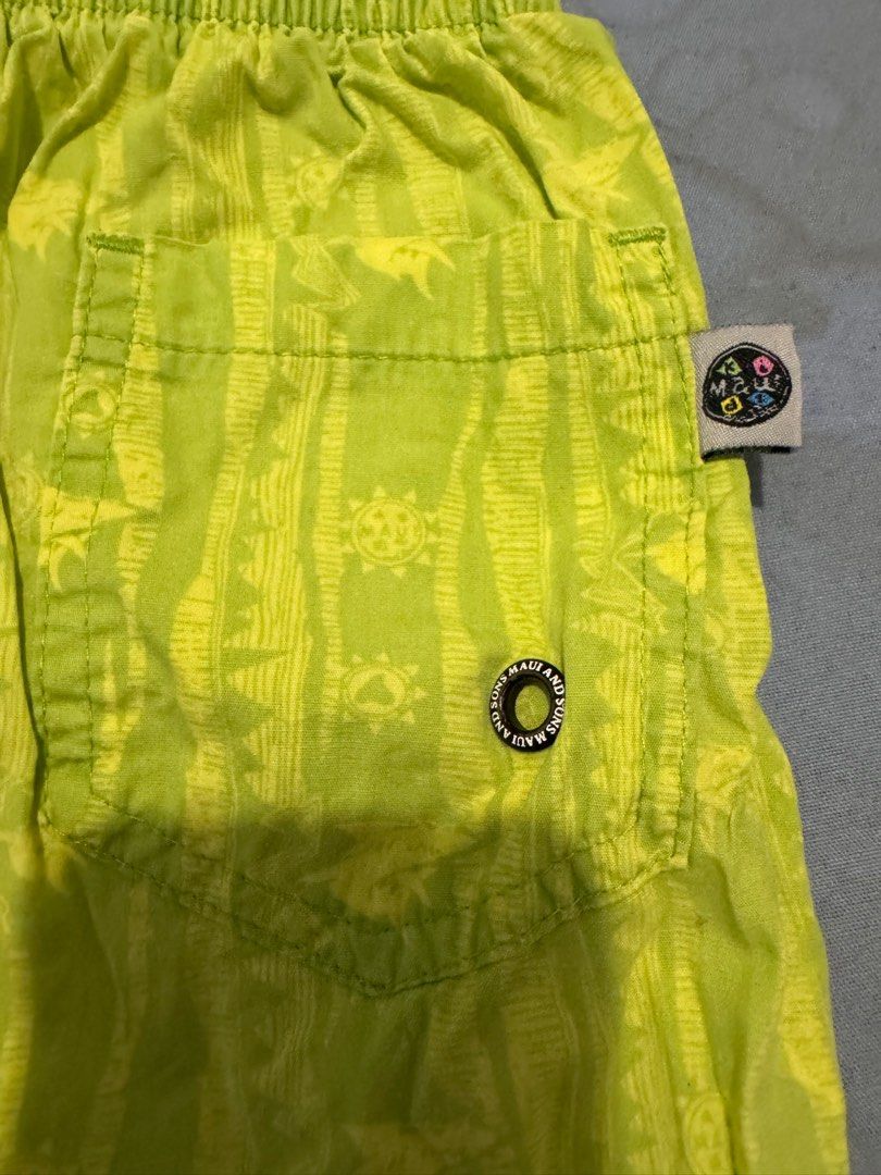 Maui shorts for 4 y/o (Category: Babies & Kids Fashion) located in Quezon City. Submitted by rin.potato (Listing ID 1342351408, Image 3). Description: Maui shorts size 4 on tag. No visible damages maybe except for the logo. Waist 9inches not stretched. Hips 14 inches. Length 12 inches. .