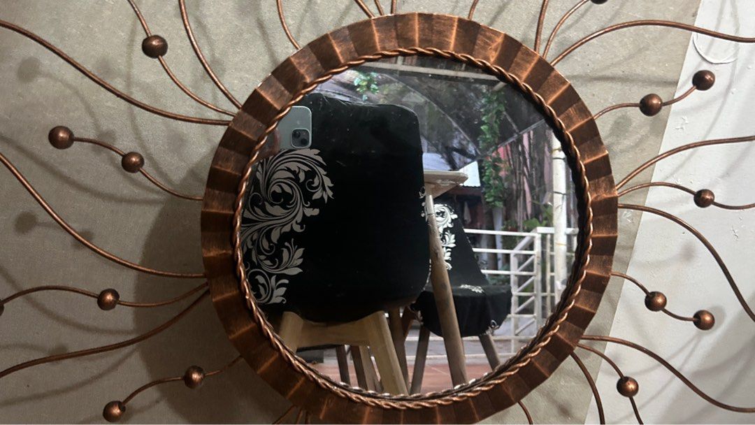 Big Metal Sunburst Mirror (Category: Mirrors) located in Marikina City. Submitted by karleidoscope (Listing ID 1342455318, Image 2). Description: 38” in diameter Mirror is 13” in diameter.