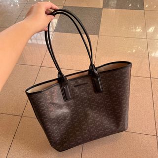 (Category: ) located in . Submitted by lalascloset_ (Listing ID 1342345533, Image 1). Description: .