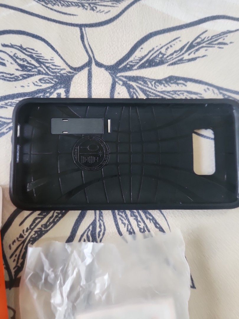 New Spigen original galaxy s8 plus case (Category: Cases & Sleeves) located in Makati City. Submitted by bargain_hunt (Listing ID 1342334513, Image 3). Description: brand new fixed price.