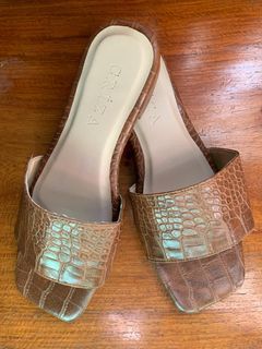 [ORIG] BROWN CROC LOW HEELS
