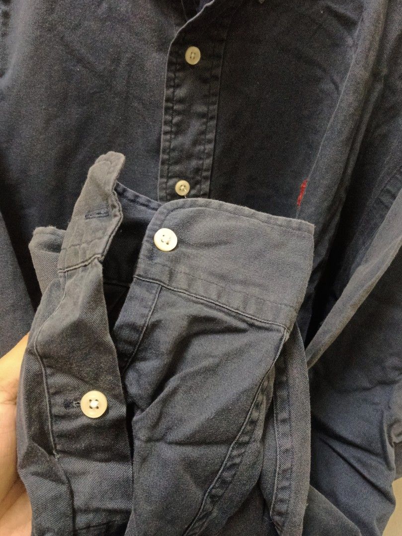 RL (Category: Tshirts & Polo Shirts) located in Kuala Lumpur. Submitted by sweetymaca (Listing ID 1342392687, Image 3). Description: pit 25 panjang 26 condition 7/10 ada faded kt belakang tapi x nampak sangat jual sebab nak clear Almari huhu ;).