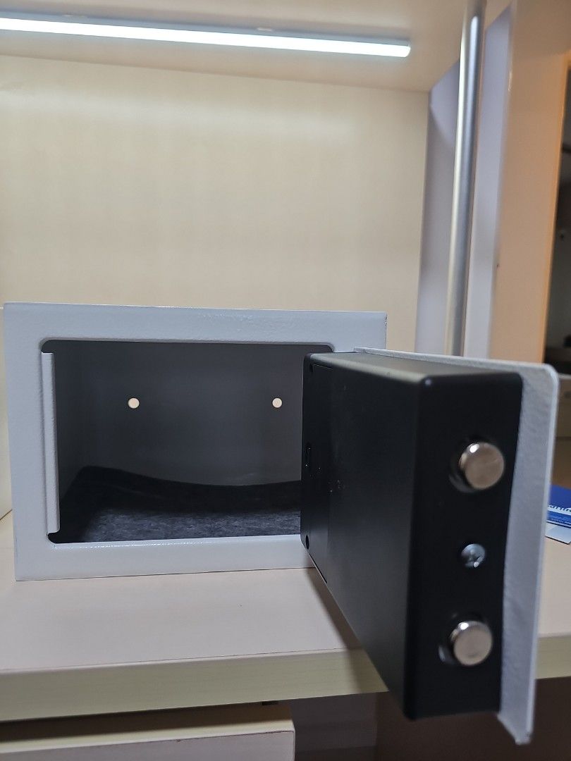 Safe Box64885059832578111