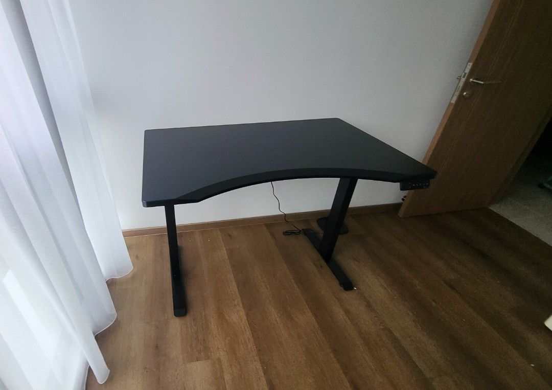 Study Table (Category: Tables & Sets) located in Singapore. Submitted by paulwee8282 (Listing ID 1342357601, Image 1). Description: brand new ergonomic table for sale in bulk. whole sale or export welcome. exciting price !!!.