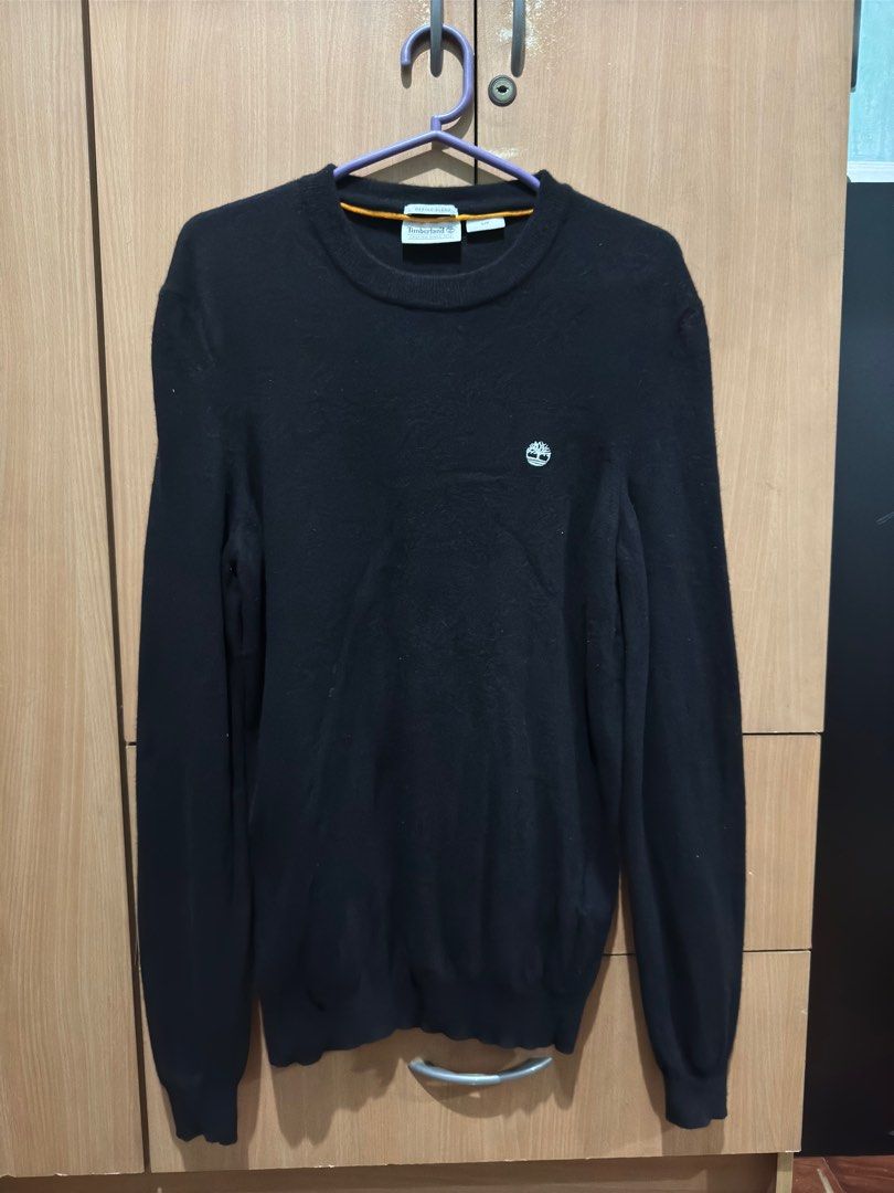 Timberland sweatshirt (Category: Tshirts & Polo Shirts ) located in Manila. Submitted by dosells (Listing ID 1342350547, Image 1). Description: Timberland sweatshirt Size: Small.