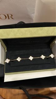 (Category: ) located in . Submitted by accessoriez (Listing ID 1342478419, Image 1). Description: .