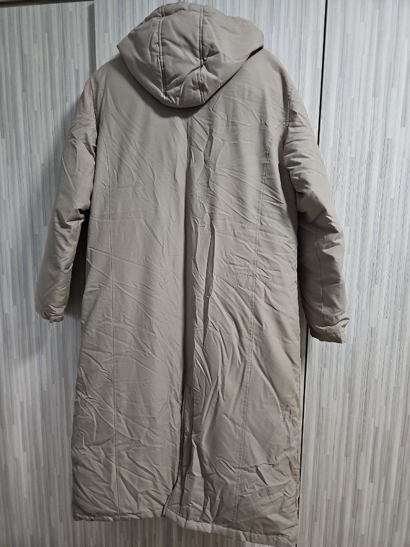 Winter Jacket (Category: Coats, Jackets and Outerwear) located in Singapore. Submitted by excellentdeal (Listing ID 1342355201, Image 3). Description: Winning 3/4 Length Down Winter Padding Jacket Thick & Warm Beige Colour Length 120cm Shoulder 50cm Pit-to-pit 58cm Can use for up to -30 degree.