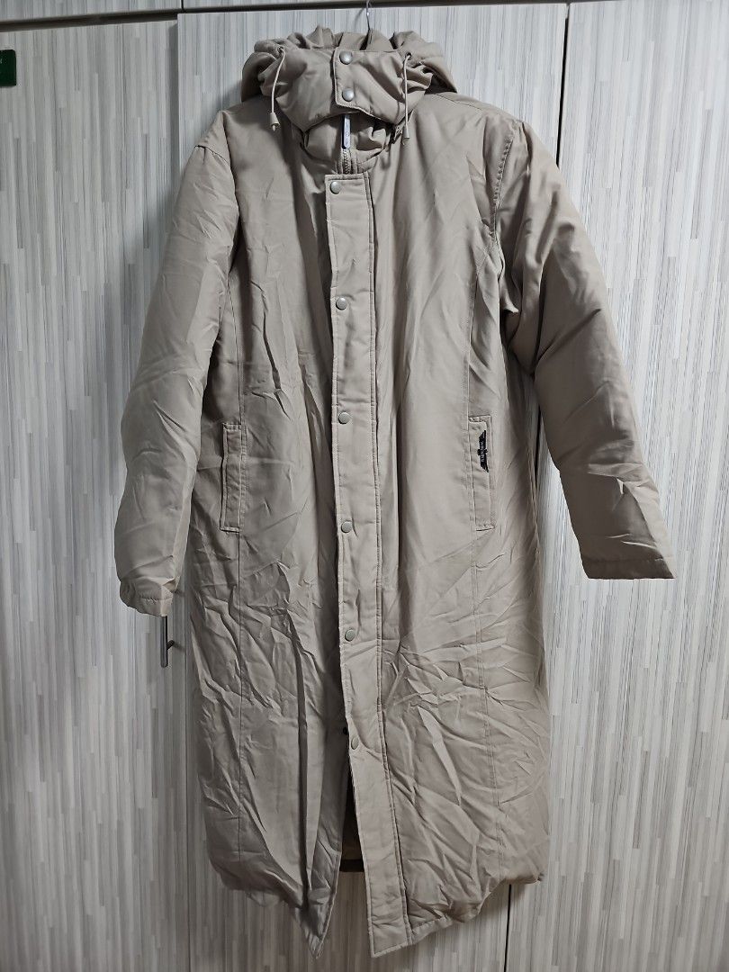 Winter Jacket (Category: Coats, Jackets and Outerwear) located in Singapore. Submitted by excellentdeal (Listing ID 1342355201, Image 1). Description: Winning 3/4 Length Down Winter Padding Jacket Thick & Warm Beige Colour Length 120cm Shoulder 50cm Pit-to-pit 58cm Can use for up to -30 degree.