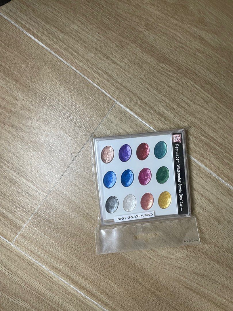視藝 藝術 va art 用品 顏料 水彩 亞克力彩 全新 歡迎來問價 快啲幫我清曬佢thx😭😭 （分類：文具及工藝 - 畫作及印刷品）位於 Hong Kong。 由 onb.o9 提交（商品編號 1342611647，圖片 2）。簡介： 退修藝術生 出售全新的art用具 價錢可議 歡迎pm問價。