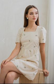 (Category: ) located in . Submitted by chloes_closet (Listing ID 1342638580, Image 1). Description: .