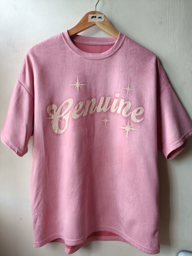 Buy Pink Genuine Velvet Tee (Category: Tshirts & Polo Shirts ) located in Taguig. Submitted by ms.kith_closet (Listing ID 1342511413, Image 1). Description: No Issue Condition: 9.5/10 Color rate: 10/10 - Pink Made of 90% Polyester 10% Spandex, Heavy Velvet Texture. Rubber Print Please Check Measurements: Dimes: 22W x 27L inches Best Fit for Large Please See Pictures for reference No Stains No Sunfade No Pinhole No Crack Prints *Color may vary due