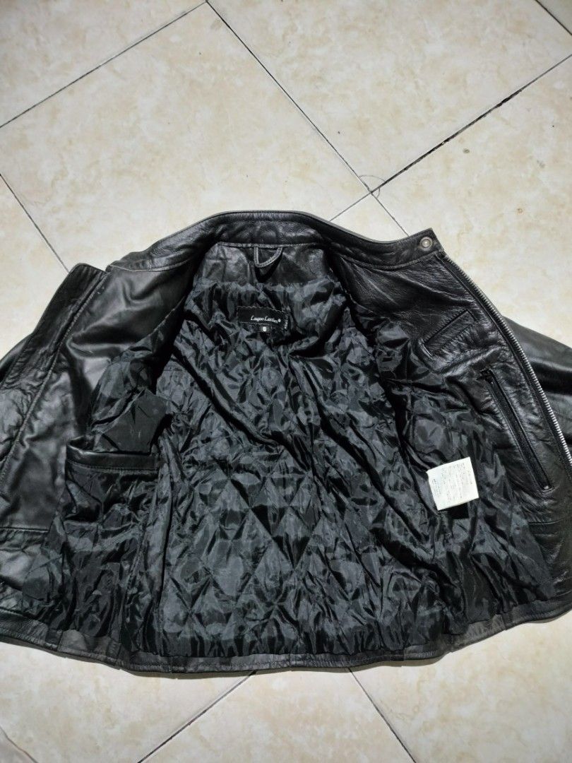 Cafe racer womens (Category: Coats, Jackets and Outerwear) located in Baguio. Submitted by thriftrot (Listing ID 1342612399, Image 3). Description: women's cafe racer jacket excellent no issue cowhide leather L21 W17.3 shoulder 15 sleeve 22..5 add shipping fee loc. baguio.