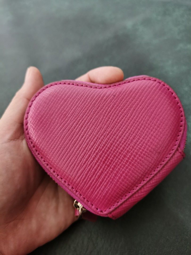 chopard heart shape leather coin purse bagcharm (Category: Wallets & Card holders) located in Baguio. Submitted by queenlyne_vintage_rare_finds (Listing ID 1342612745, Image 3). Description: .