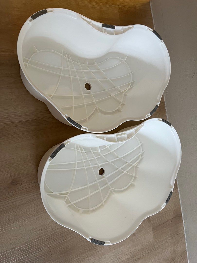 Cloud stool (Category: Other Kids Furniture) located in Singapore. Submitted by 9zoe9 (Listing ID 1342535364, Image 2). Description: Cute cloud stool x2 Good for kids standing to reach sink 15cm tall( can fit under standard vanity) Buy both for $10 Self Collect at Bidadari area ONLY.