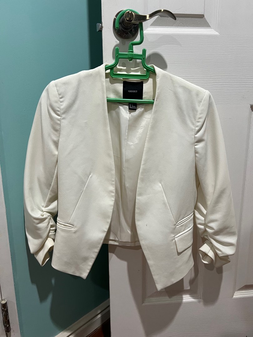 Forever 21 White Blazer women small Women s Fashion Coats Jackets and Outerwear on Carousell