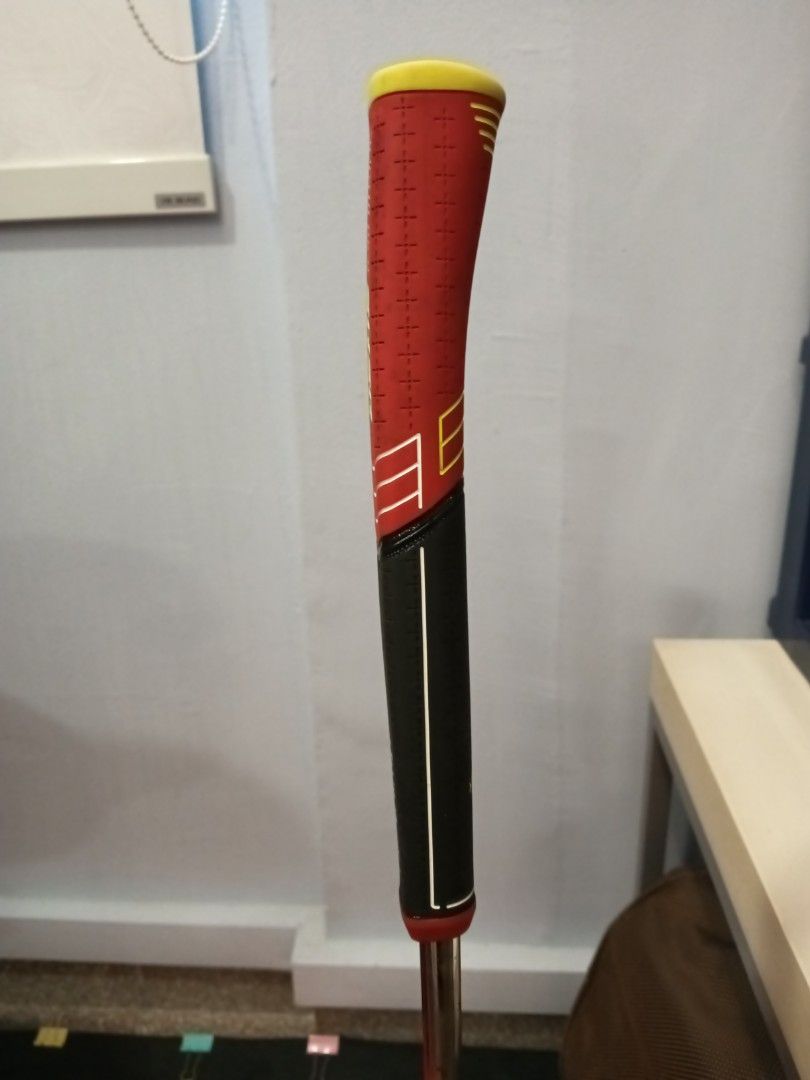 Golf Putter (Category: Other Sports Equipment and Supplies) located in Singapore. Submitted by dixonchew (Listing ID 1342587621, Image 3). Description: ODYSSEY White Hot XG Marxman Blade Putter with Golf Pride Tour SNSR 140CC Grip Length 34 inches.