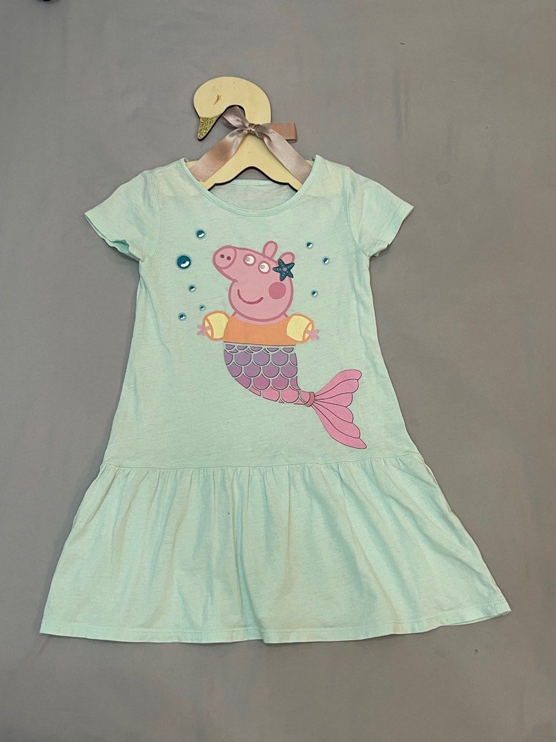 H&M Peppa Pig printed dresses (Category: Babies & Kids Fashion) located in Marikina City. Submitted by libidibi (Listing ID 1316980227, Image 1). Description: P150 each Short Sleeves 2-4Y SOLD Sleeveless (18-24m).