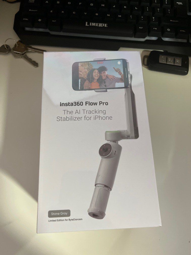 insta360 Flow Pro ストーングレー INSTA360 FLOW PRO | Gadgets Oman