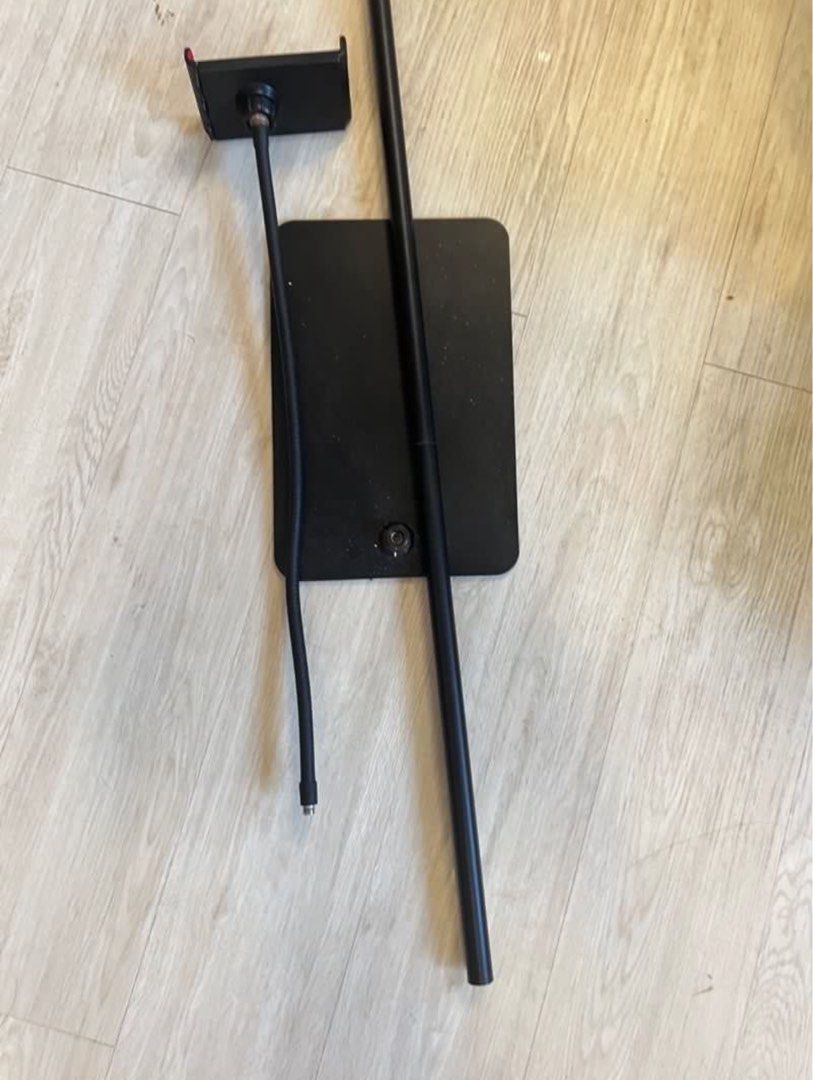 iPad stand (Category: Mounts & Holders) located in Singapore. Submitted by lingxinyi (Listing ID 1342585161, Image 2). Description: .