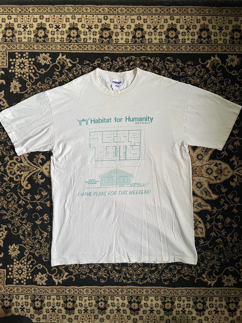 Jerzees Tee (Category: Tshirts & Polo Shirts) located in Telok Panglima Garang. Submitted by malpreloved1 (Listing ID 1342600263, Image 2). Description: P21.5 L29 Sedikit kekuningan tidak menjejas pemakaian.
