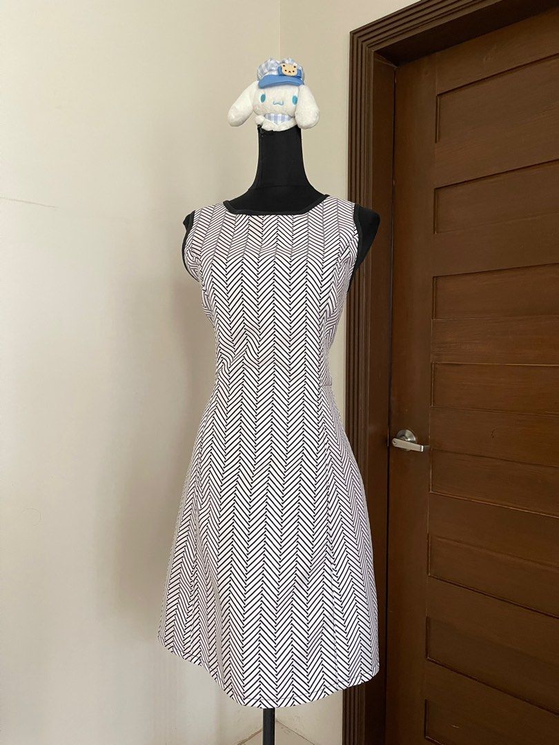 JustG Dress (Category: Dresses) located in Davao. Submitted by declutteredtrinkets (Listing ID 1342558152, Image 1). Description: Still looks new. Worn once, but it's too big on me. SIZE: Justg 5 (Large?) MOP: Gcash shipping will be shouldered by the buyer: LBC/J&T/JRS.