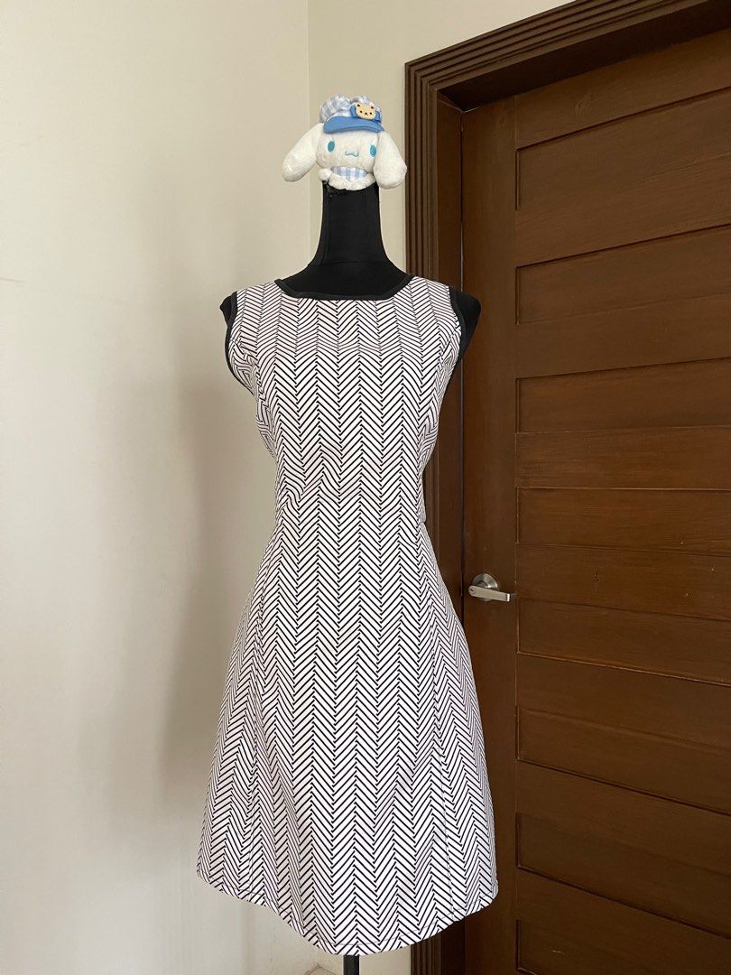 JustG Dress (Category: Dresses) located in Davao. Submitted by declutteredtrinkets (Listing ID 1342558152, Image 2). Description: Still looks new. Worn once, but it's too big on me. SIZE: Justg 5 (Large?) MOP: Gcash shipping will be shouldered by the buyer: LBC/J&T/JRS.