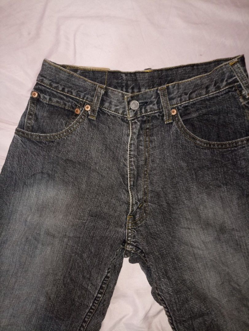 LEVI'S Y2K Denim Shorts Perfect Condition (Category: Jeans) located in Zamboanga. Submitted by eightzerothrifts (Listing ID 1342664499, Image 3). Description: Waist: 29 Fresh from Bale.