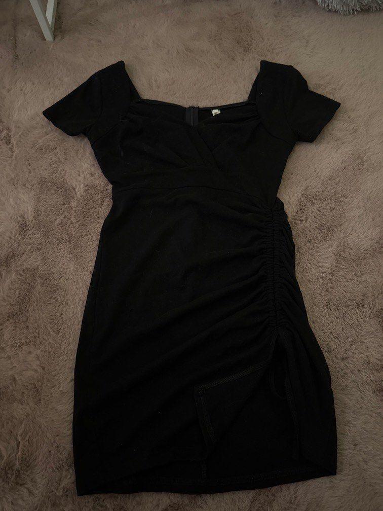 Little black dress with adjustable slit (Category: Dresses) located in Paranaque City. Submitted by capybara808 (Listing ID 1342678939, Image 2). Description: Can fit xs to small.