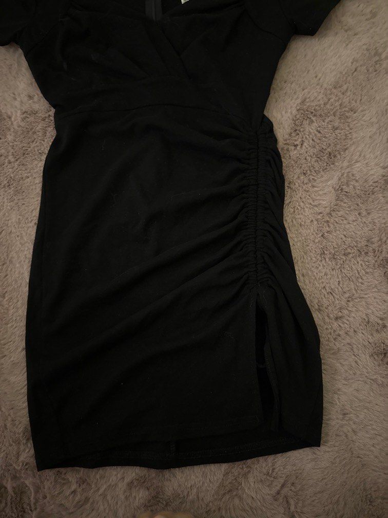 Little black dress with adjustable slit (Category: Dresses) located in Paranaque City. Submitted by capybara808 (Listing ID 1342678939, Image 3). Description: Can fit xs to small.