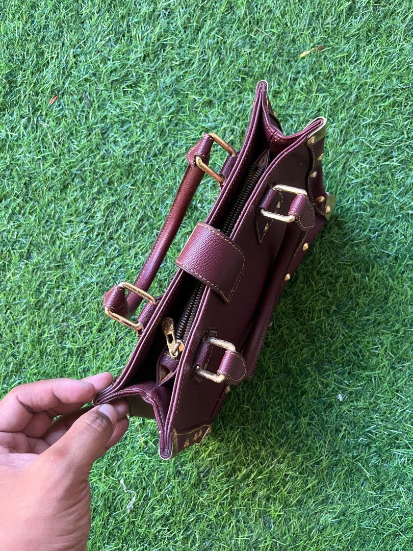 Louis Vuitton Suhali Le Fabuleux (Category: Luxury Bags & Wallets) located in General Trias. Submitted by zrchustle.604 (Listing ID 1342571913, Image 3). Description: no makor issue.